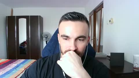 Snapshot of mu5clemania chatting on November 3, 2025, 10:49 am Victor online show from November 3, 2025, 10:49 am