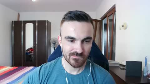 Snapshot of mu5clemania chatting on November 19, 2025, 11:10 am Victor online show from November 19, 2025, 11:10 am