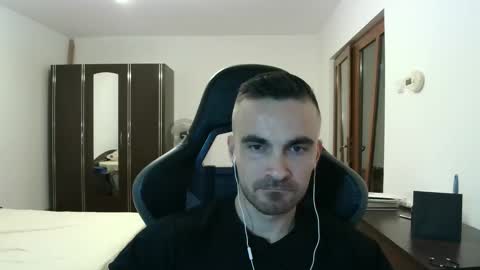 Snapshot of mu5clemania chatting on November 24, 2025, 6:40 pm Victor online show from November 24, 2025, 6:40 pm