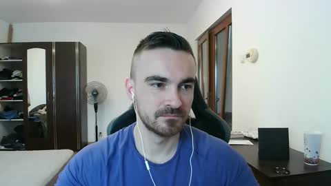 Snapshot of mu5clemania chatting on December 1, 2025, 7:57 am Victor online show from December 1, 2025, 7:57 am