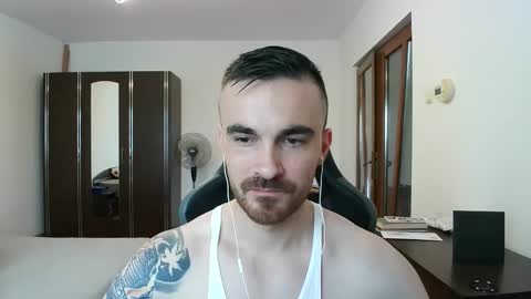 Snapshot of mu5clemania chatting on December 2, 2025, 11:15 am Victor online show from December 2, 2025, 11:15 am