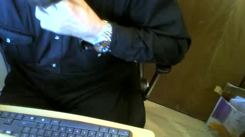 Snapshot of muller520 chatting on October 31, 2025, 10:05 am muller520 online show from October 31, 2025, 10:05 am