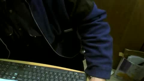 Snapshot of muller520 chatting on November 17, 2025, 4:13 pm muller520 online show from November 17, 2025, 4:13 pm