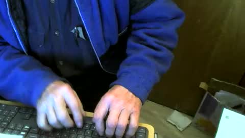 Snapshot of muller520 chatting on November 19, 2025, 4:29 pm muller520 online show from November 19, 2025, 4:29 pm