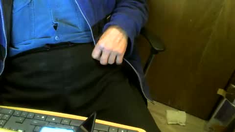 Snapshot of muller520 chatting on November 24, 2025, 4:40 pm muller520 online show from November 24, 2025, 4:40 pm