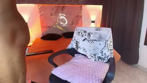 Muller Asher online show from November 8, 2025, 6:02 am