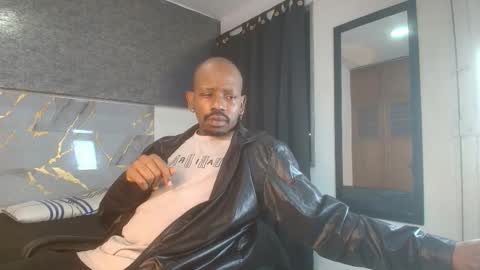 Muller Asher online show from November 19, 2025, 4:56 am