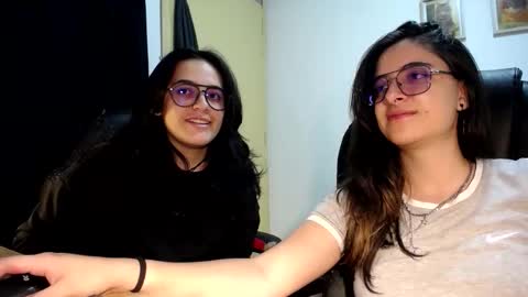 Snapshot of multiorgasmic_6 chatting on October 7, 2025, 2:20 am Dani and Alex online show from October 7, 2025, 2:20 am