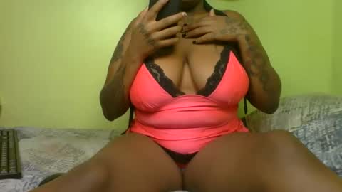 Snapshot of mumy_vivi chatting on November 22, 2025, 12:31 am mumy_vivi online show from November 22, 2025, 12:31 am