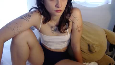   online show from December 18, 2025, 4:35 pm