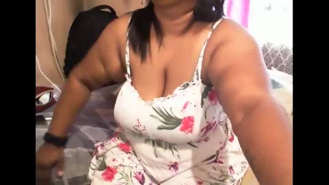 Snapshot of munniegalz1 chatting on February 16, 2025, 9:37 am your angel online show from February 16, 2025, 9:37 am