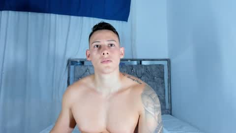 muscle_king_cum online show from January 30, 2025, 3:29 pm