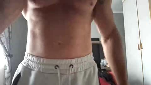 Snapshot of muscledaddy69s chatting on December 16, 2025, 2:33 pm muscledaddy69s online show from December 16, 2025, 2:33 pm