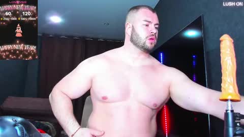 Snapshot of muscularjohnforu chatting on March 7, 2025, 6:54 pm click icon for peach  online show from March 7, 2025, 6:54 pm