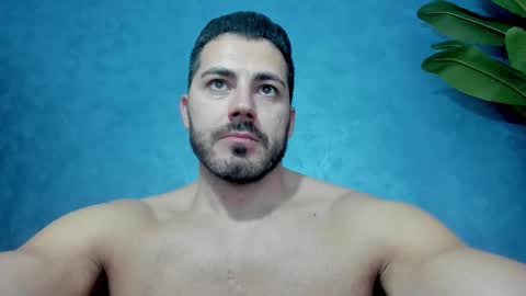 muscularmaster onlyfans online show from November 12, 2025, 10:15 am