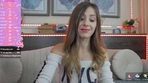 Luna  online show from November 26, 2025, 10:44 pm