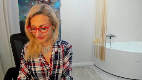 Snapshot of museofstage chatting on January 10, 2025, 5:34 pm Diana online show from January 10, 2025, 5:34 pm