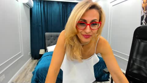 Snapshot of museofstage chatting on January 15, 2025, 2:35 pm Diana online show from January 15, 2025, 2:35 pm