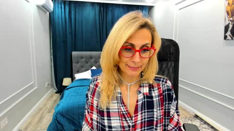 Snapshot of museofstage chatting on January 15, 2025, 5:37 pm Diana online show from January 15, 2025, 5:37 pm