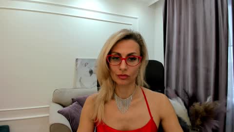 Snapshot of museofstage chatting on January 16, 2025, 12:09 pm Diana online show from January 16, 2025, 12:09 pm