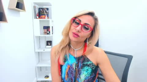 Snapshot of museofstage chatting on January 26, 2025, 6:06 pm Diana online show from January 26, 2025, 6:06 pm