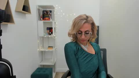 Snapshot of museofstage chatting on January 30, 2025, 11:55 am Diana online show from January 30, 2025, 11:55 am