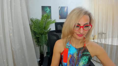 Snapshot of museofstage chatting on February 2, 2025, 5:15 pm Diana online show from February 2, 2025, 5:15 pm