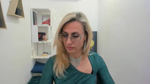 Snapshot of museofstage chatting on March 5, 2025, 11:38 am Diana online show from March 5, 2025, 11:38 am