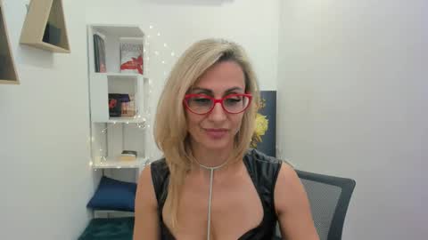 Snapshot of museofstage chatting on March 5, 2025, 2:45 pm Diana online show from March 5, 2025, 2:45 pm