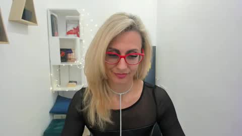 Snapshot of museofstage chatting on March 5, 2025, 5:50 pm Diana online show from March 5, 2025, 5:50 pm