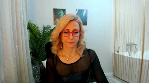 Snapshot of museofstage chatting on March 7, 2025, 5:38 pm Diana online show from March 7, 2025, 5:38 pm