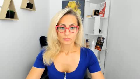 Snapshot of museofstage chatting on September 15, 2025, 10:48 am Diana online show from September 15, 2025, 10:48 am