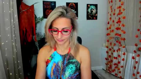 Snapshot of museofstage chatting on October 15, 2025, 11:54 am Diana online show from October 15, 2025, 11:54 am