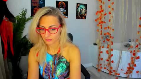 Snapshot of museofstage chatting on November 2, 2025, 11:34 am Diana online show from November 2, 2025, 11:34 am