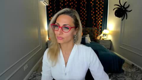 Snapshot of museofstage chatting on November 3, 2025, 12:06 pm Diana online show from November 3, 2025, 12:06 pm