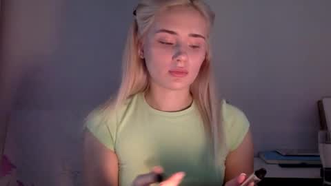 musescorner online show from December 3, 2025, 10:57 am