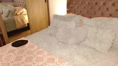 VALENTINA Luna  online show from March 6, 2025, 11:53 pm