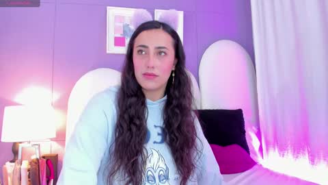 my_aleja_ online show from October 22, 2025, 3:23 pm