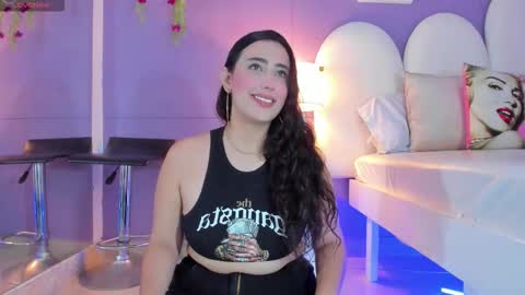 my_aleja_ online show from November 15, 2025, 2:02 pm