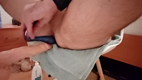 Snapshot of my_dirty_office chatting on December 17, 2024, 7:40 am my_dirty_office online show from December 17, 2024, 7:40 am