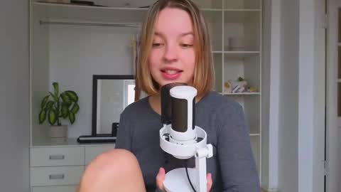 Snapshot of my_mia_ chatting on September 30, 2025, 8:41 am  MIA  I will be here Monday Wednesday Thursday Saturday online show from September 30, 2025, 8:41 am