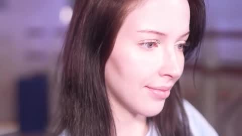 STELLA online show from November 6, 2025, 6:42 pm