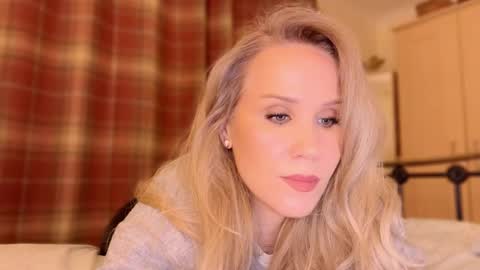 Mya-be Yours P online show from December 26, 2024, 8:00 pm