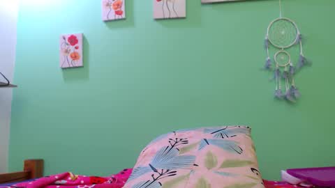 Angel Cute online show from November 12, 2025, 7:03 pm