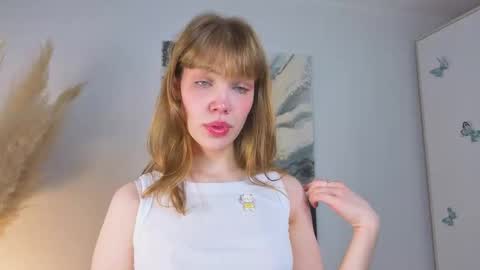 Mira  online show from October 26, 2025, 4:07 am