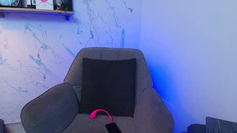 Mykel   online show from November 26, 2025, 3:46 pm