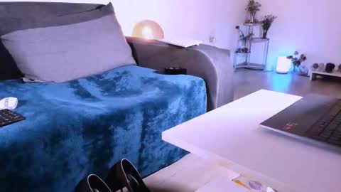 Anda online show from October 16, 2025, 10:11 pm