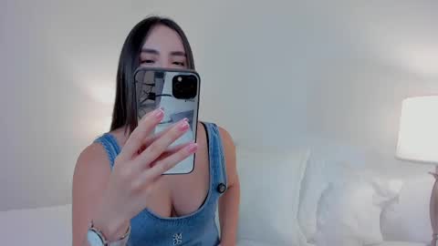 Myle online show from September 29, 2025, 11:31 pm