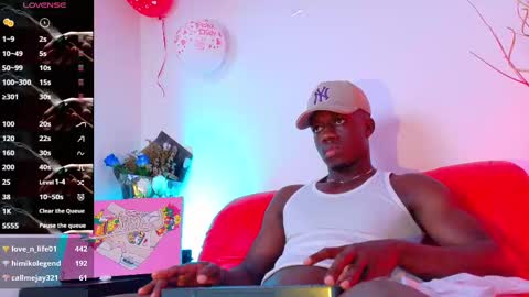 Snapshot of mylowallacee chatting on March 6, 2025, 3:13 am Mylo Wallace online show from March 6, 2025, 3:13 am