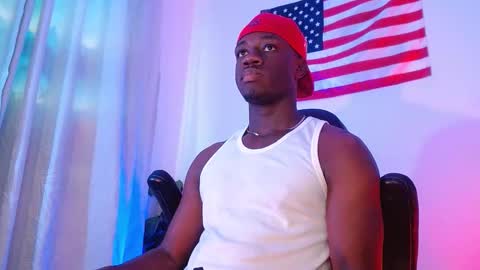 Mylo Wallace  online show from November 5, 2025, 7:25 pm